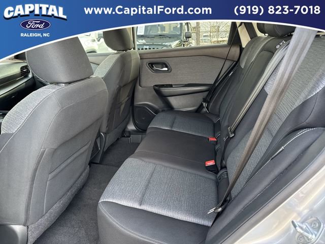 Used 2022 Nissan Rogue SV image 16