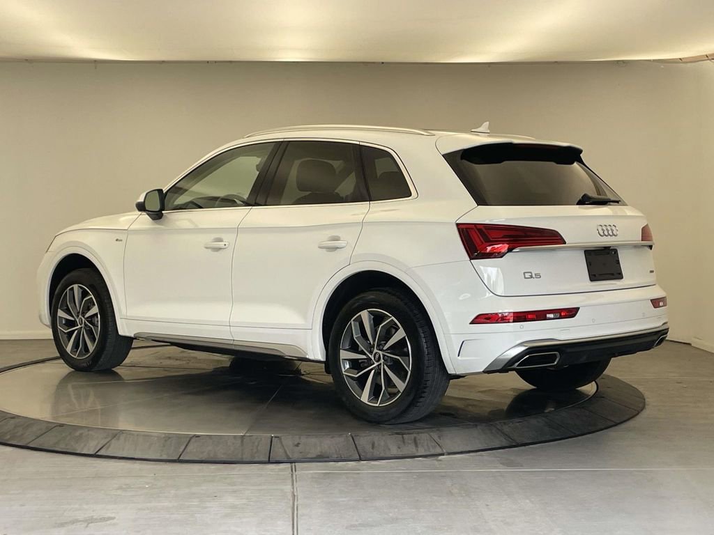 Used 2023 Audi Q5 2.0T Premium w/ Convenience Package AWD/4WD image 3