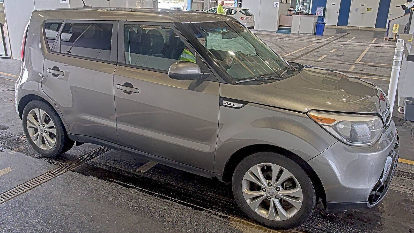 Used 2016 Kia Soul + FWD image 6