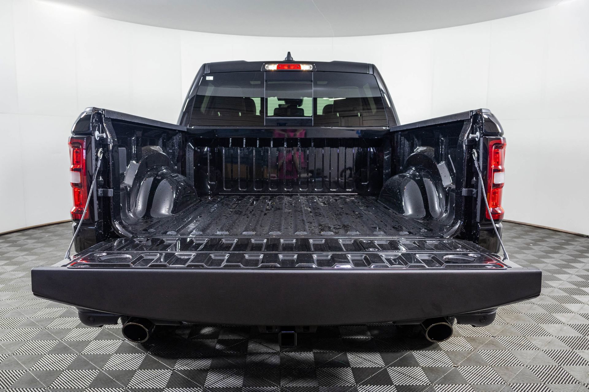 New 2026 RAM 1500 Laramie AWD/4WD image 41