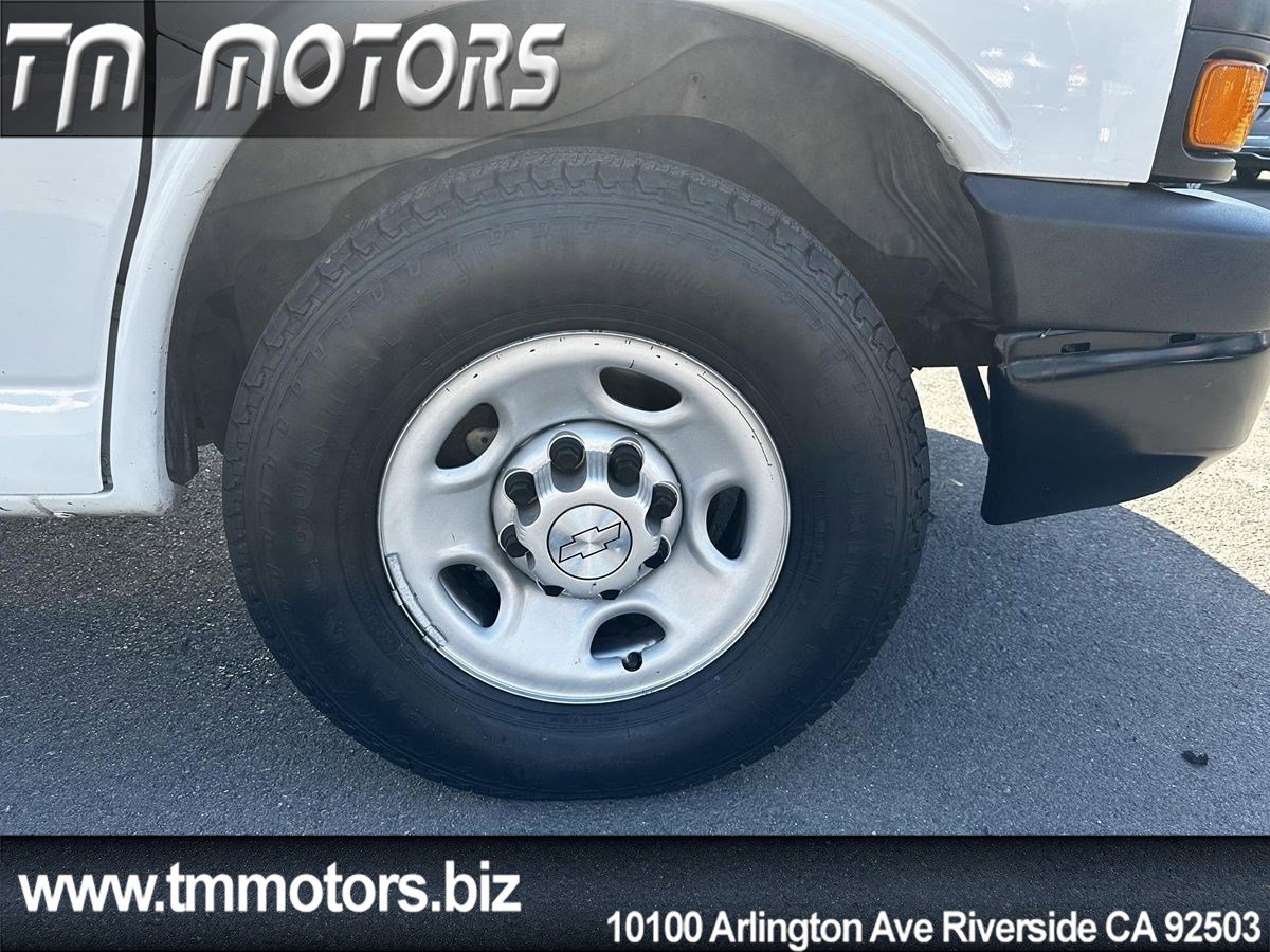 Used 2019 Chevrolet Express 2500 Extended image 22