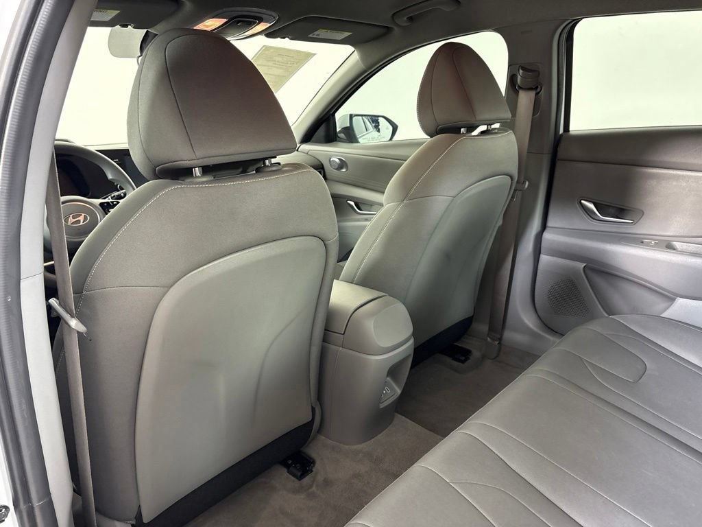 Certified 2025 Hyundai Elantra Hybrid FWD image 19