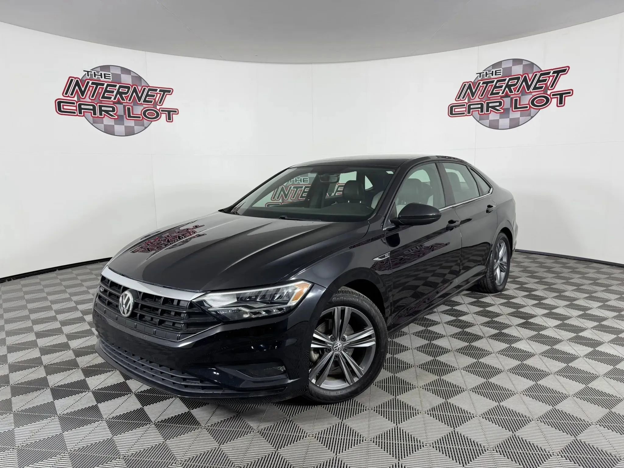 Used 2020 Volkswagen Jetta R-Line FWD image 1