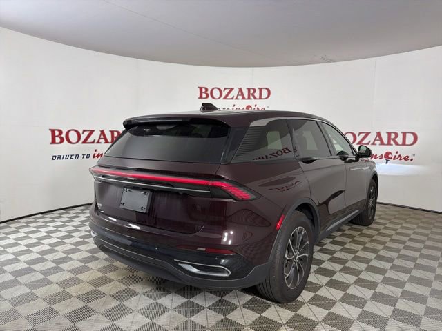 Used 2025 Lincoln Nautilus Premier AWD/4WD image 8