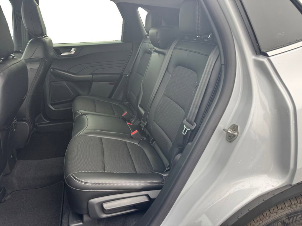 New 2026 Ford Escape SE FWD image 16