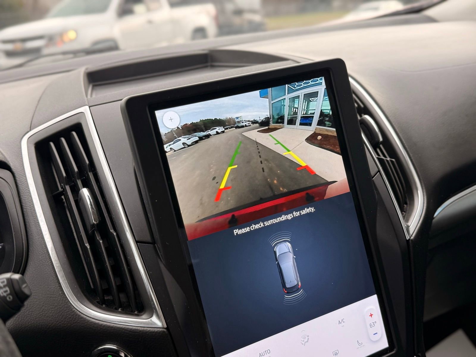 Used 2023 Ford Edge Titanium image 32