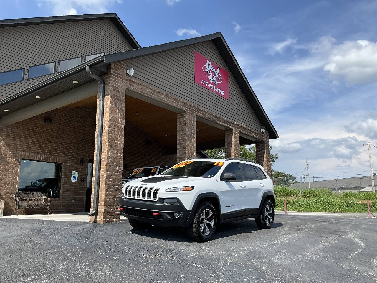 Used 2014 Jeep Cherokee Trailhawk w/ Comfort/Convenience Group AWD/4WD image 28