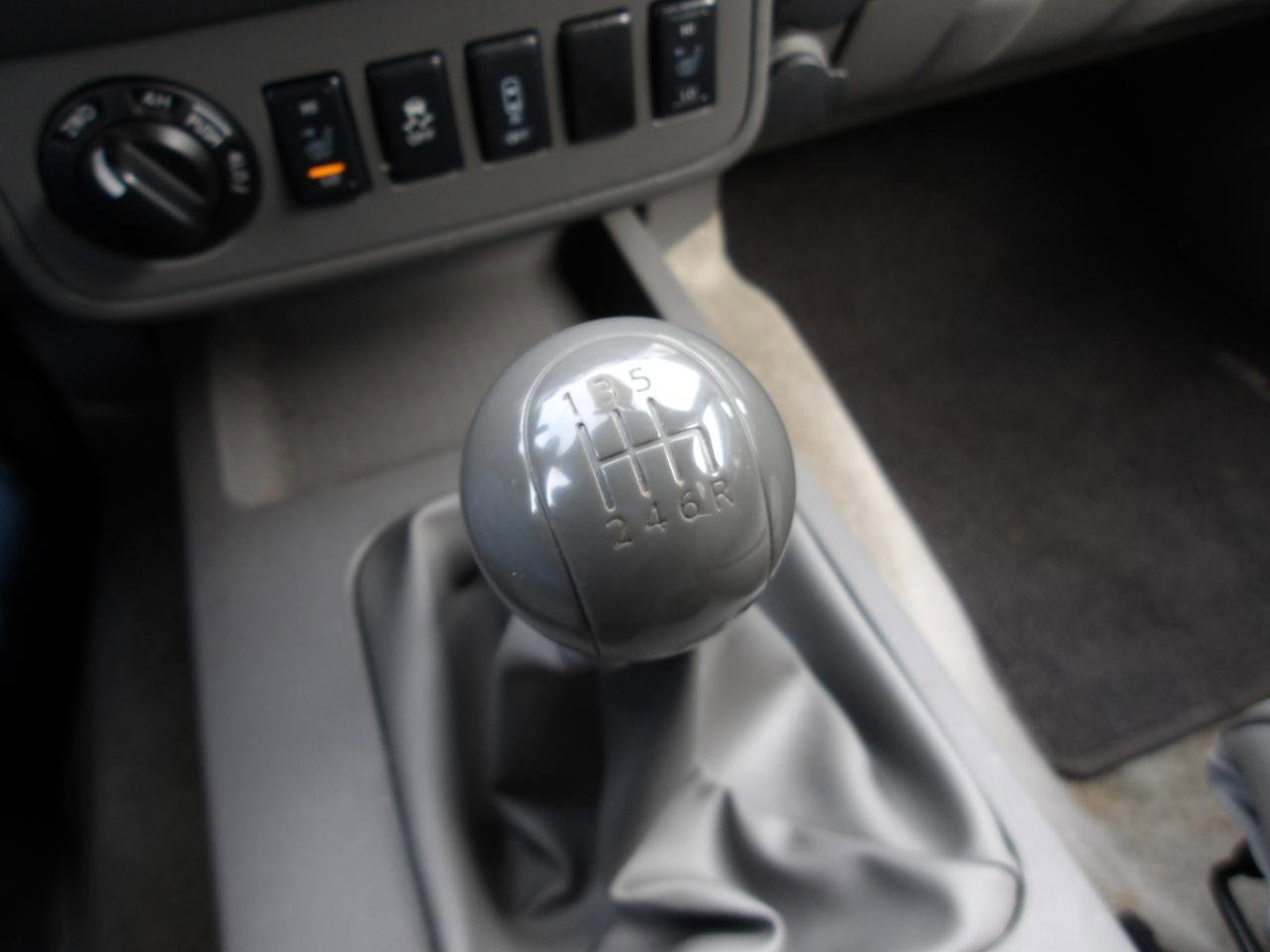 Used 2016 Nissan Frontier SV AWD/4WD image 21