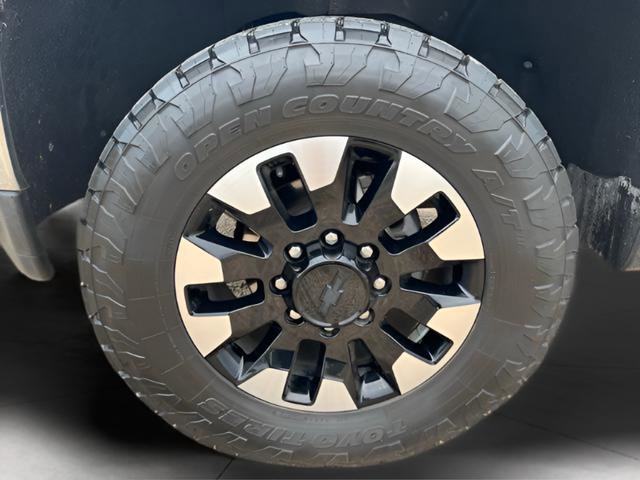 Used 2020 Chevrolet Silverado 2500 LT w/ Texas Edition AWD/4WD image 10