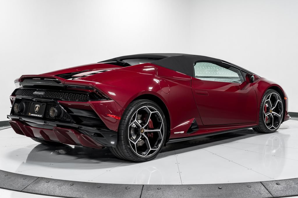 Used 2022 Lamborghini Huracan EVO RWD image 40