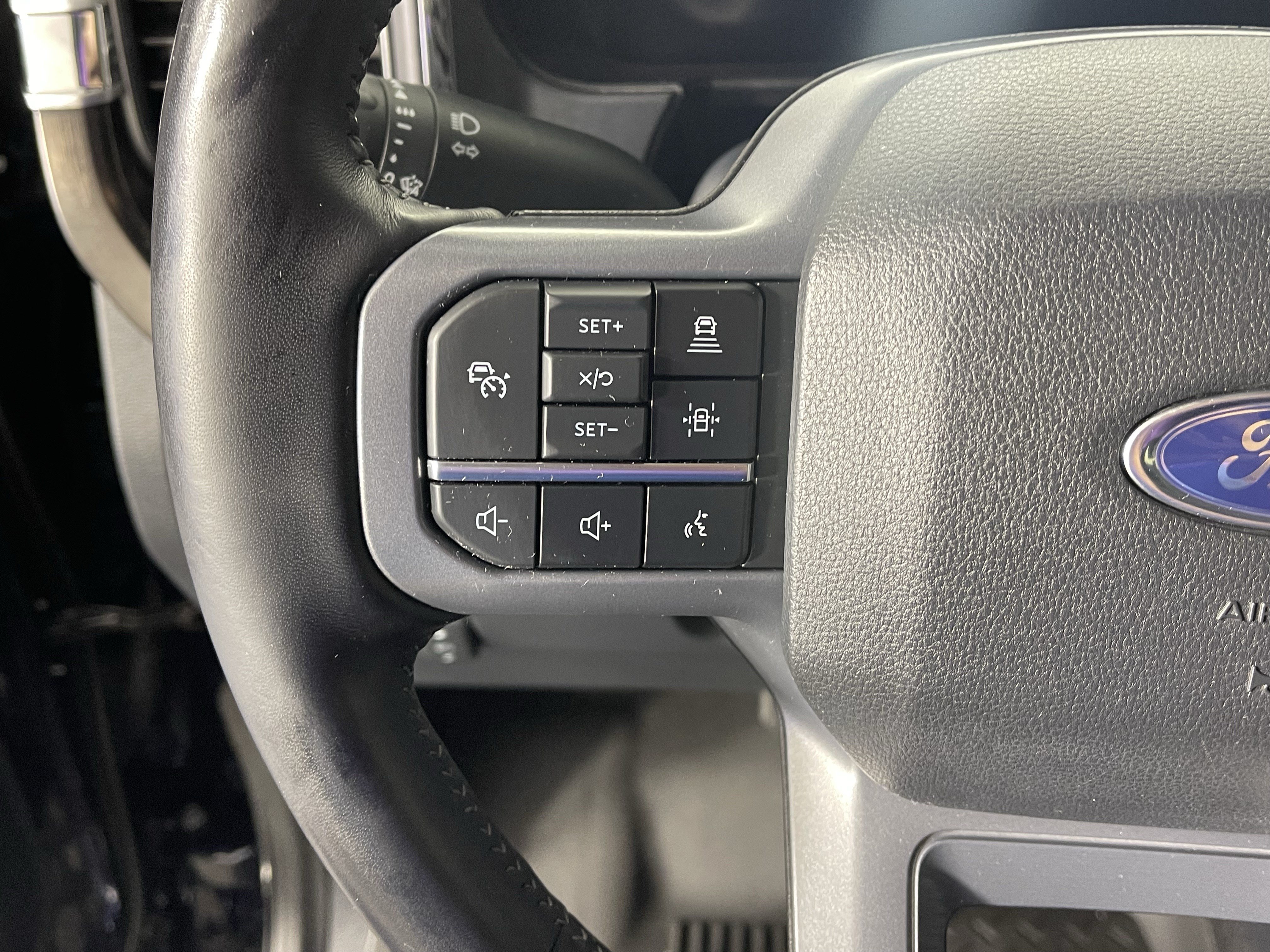 Used 2023 Ford F250 Lariat w/ Lariat Ultimate Package AWD/4WD image 18