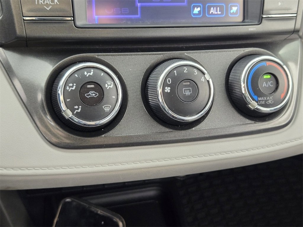 Used 2013 Toyota RAV4 LE image 22