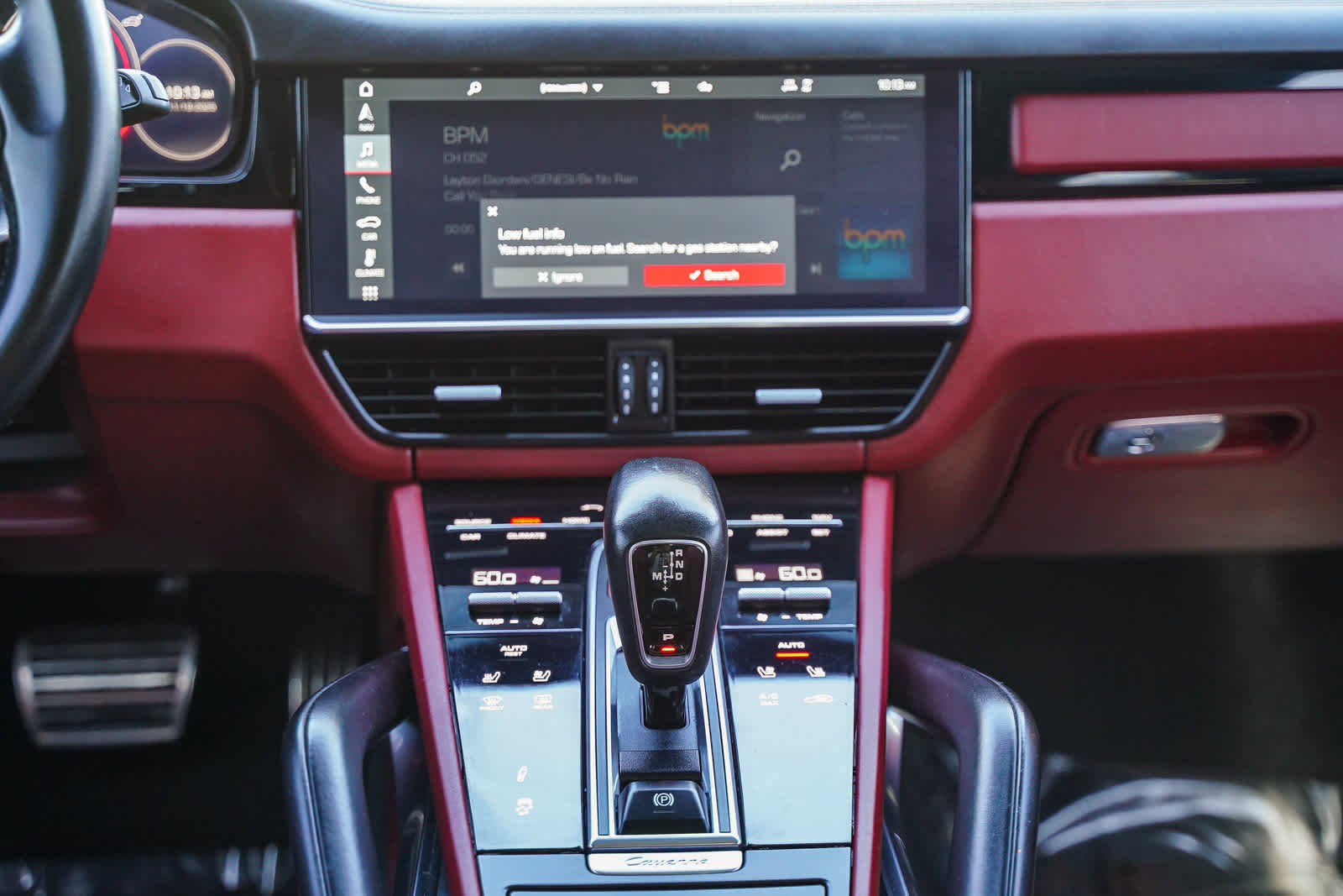 Used 2020 Porsche Cayenne Turbo image 13