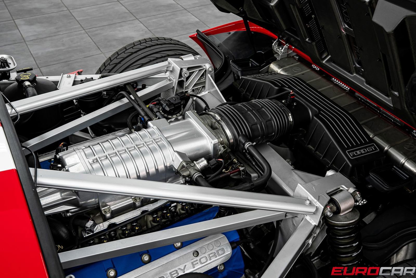 Used 2005 Ford GT RWD image 18