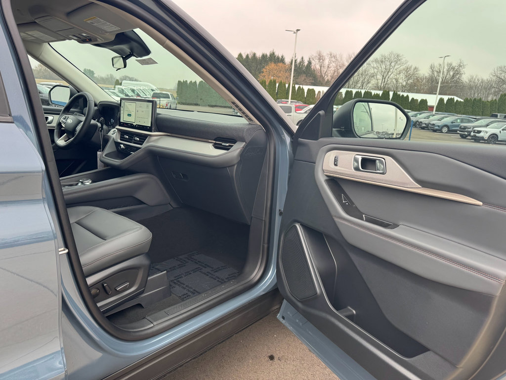 New 2026 Ford Explorer Active w/ Active Comfort Package image 10