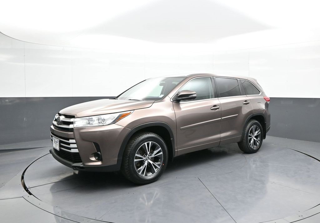 Certified 2018 Toyota Highlander LE image 10