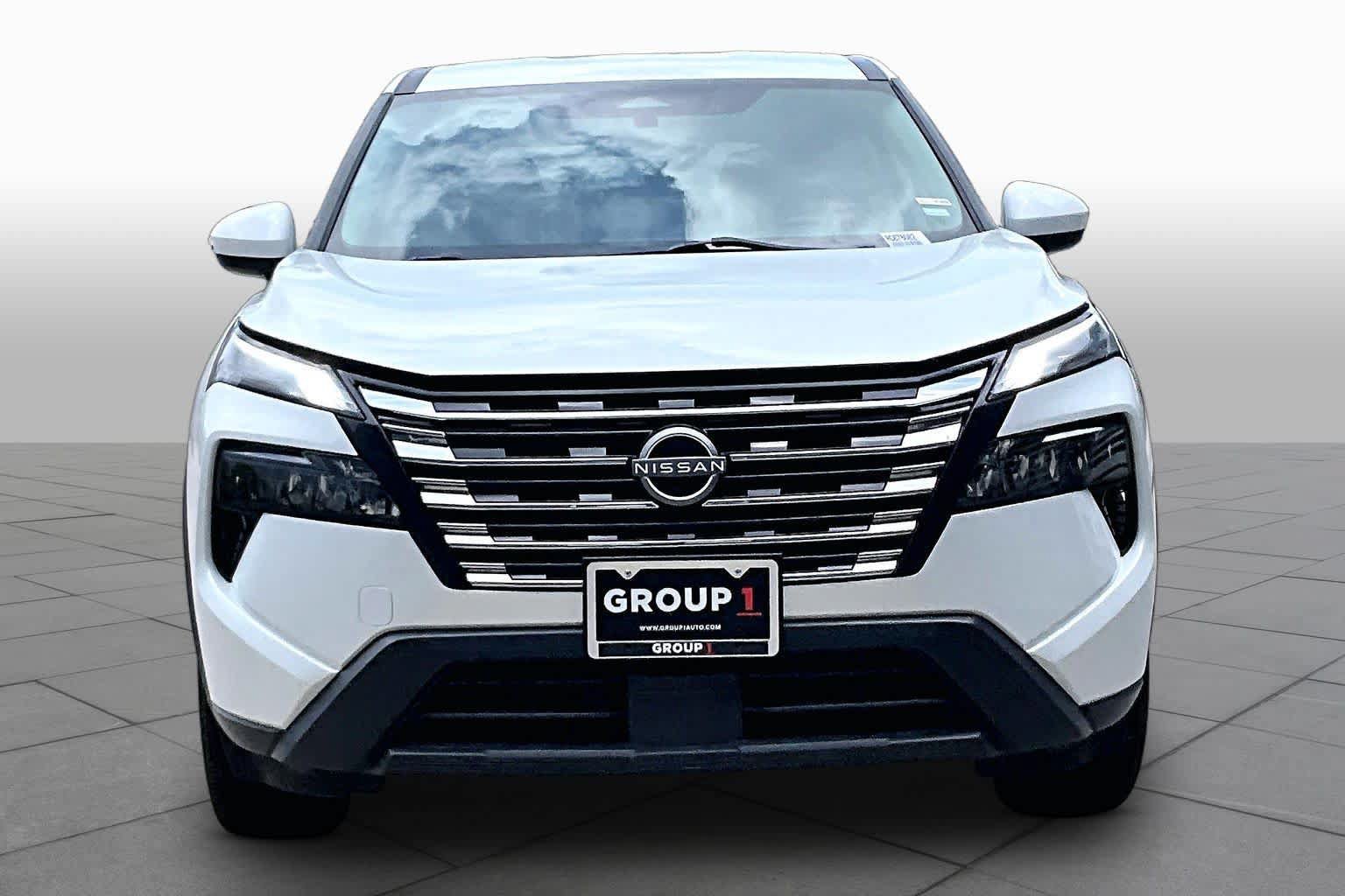 Certified 2024 Nissan Rogue SV FWD image 4
