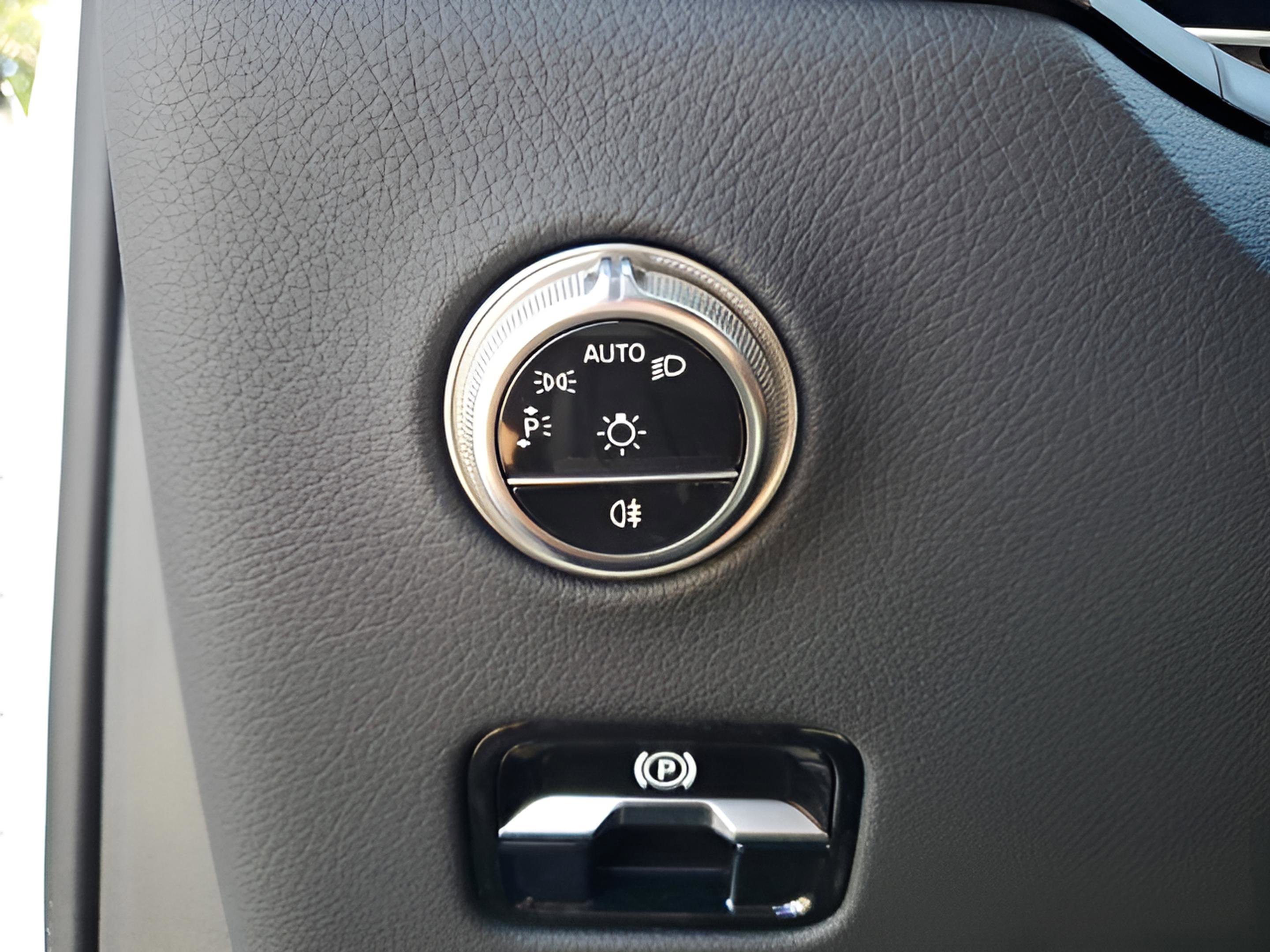 Certified 2025 Mercedes-Benz GLC 300 300 image 26