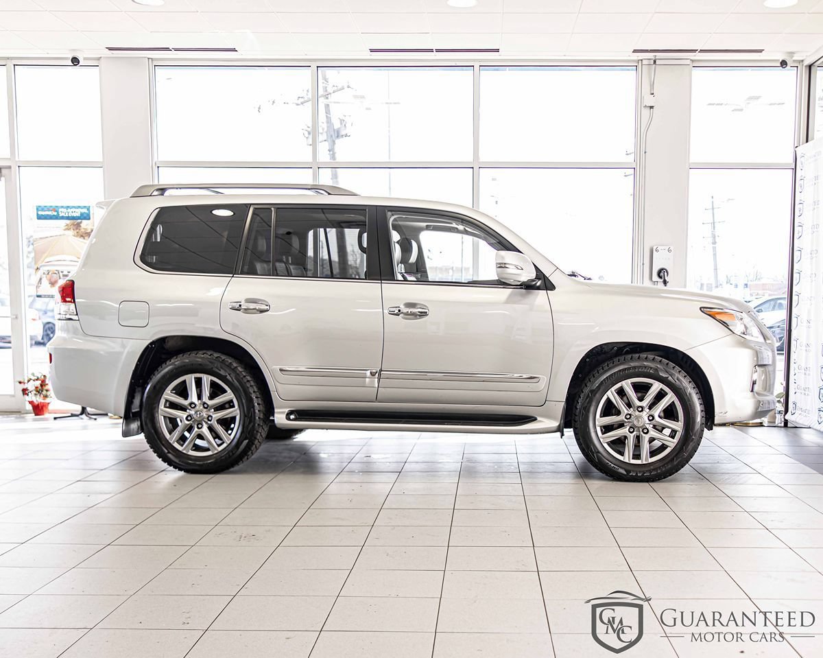 Used 2015 Lexus LX 570 4WD w/ Luxury Package image 9