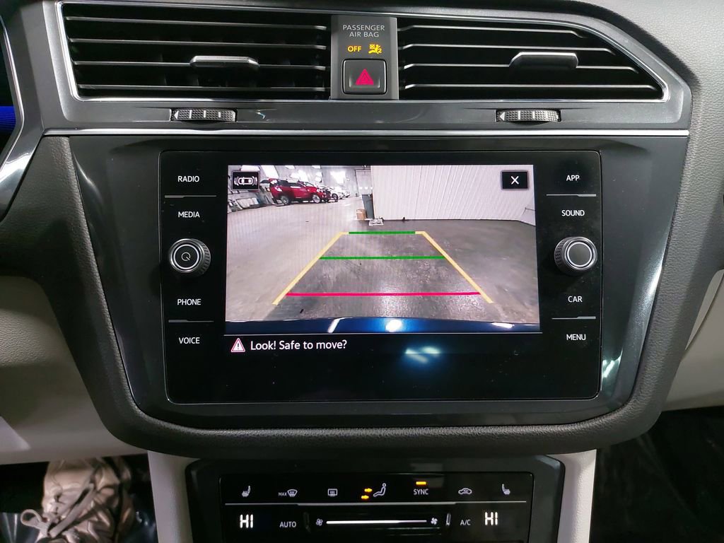 Used 2022 Volkswagen Tiguan SE image 25