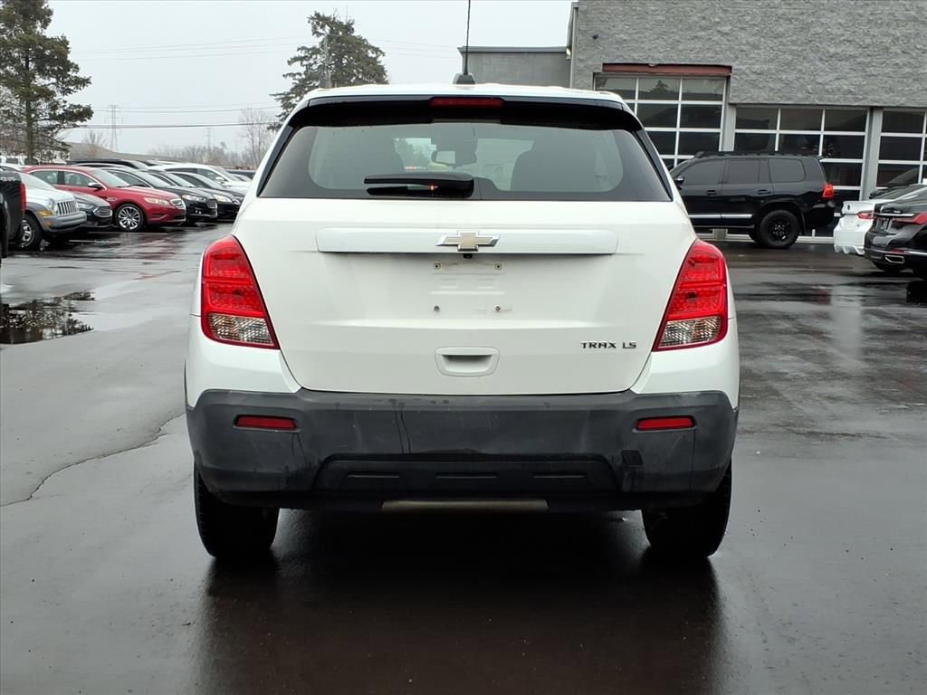 Used 2016 Chevrolet Trax LS w/ LPO, Cargo Package FWD image 4