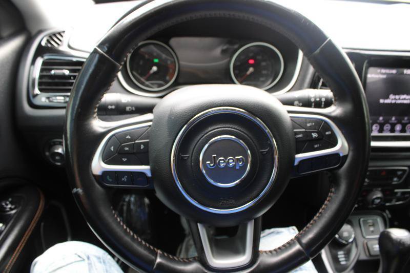 Used 2018 Jeep Compass Limited w/ Navigation Group AWD/4WD image 9