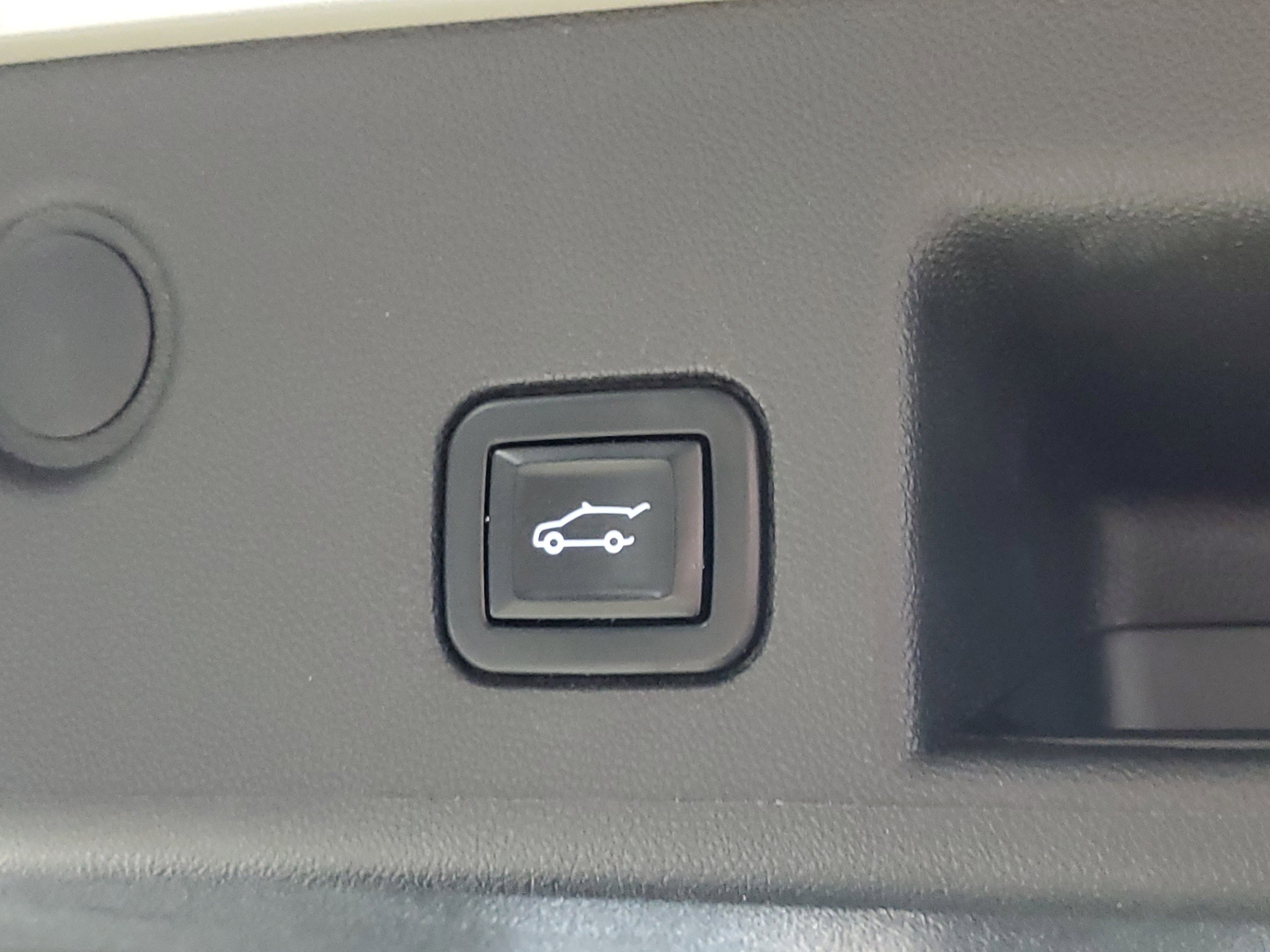 Used 2021 Chevrolet Equinox LT FWD image 10