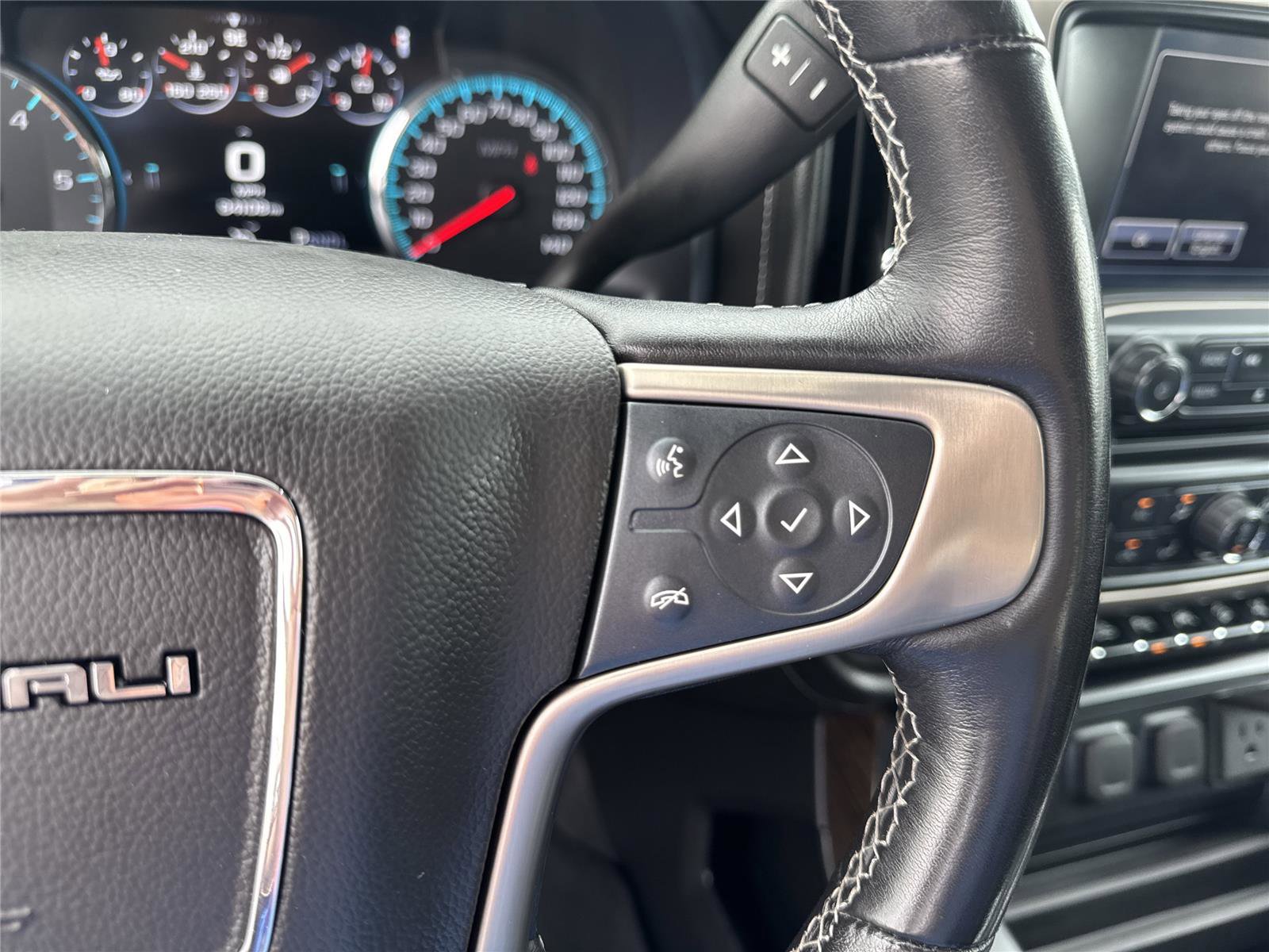Used 2018 GMC Sierra 1500 Denali AWD/4WD image 29