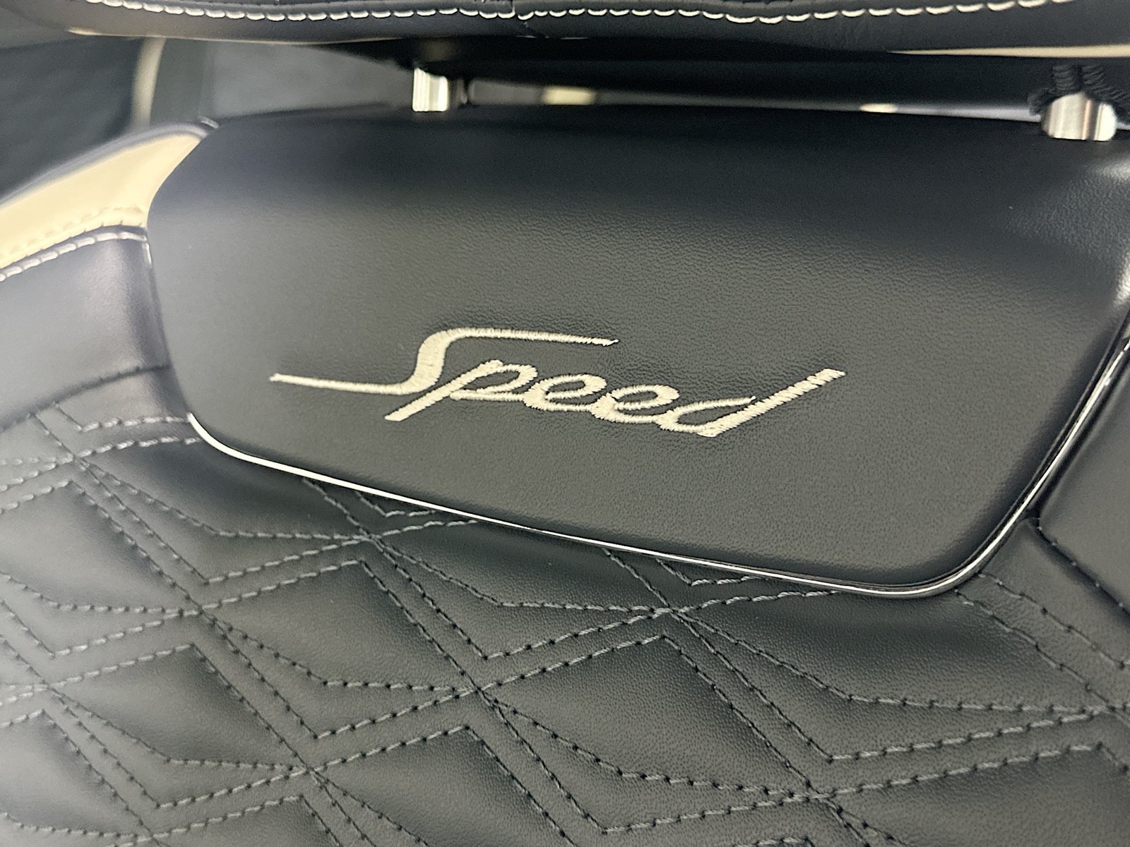 New 2026 Bentley Flying Spur Plug-In Hybrid AWD/4WD image 42