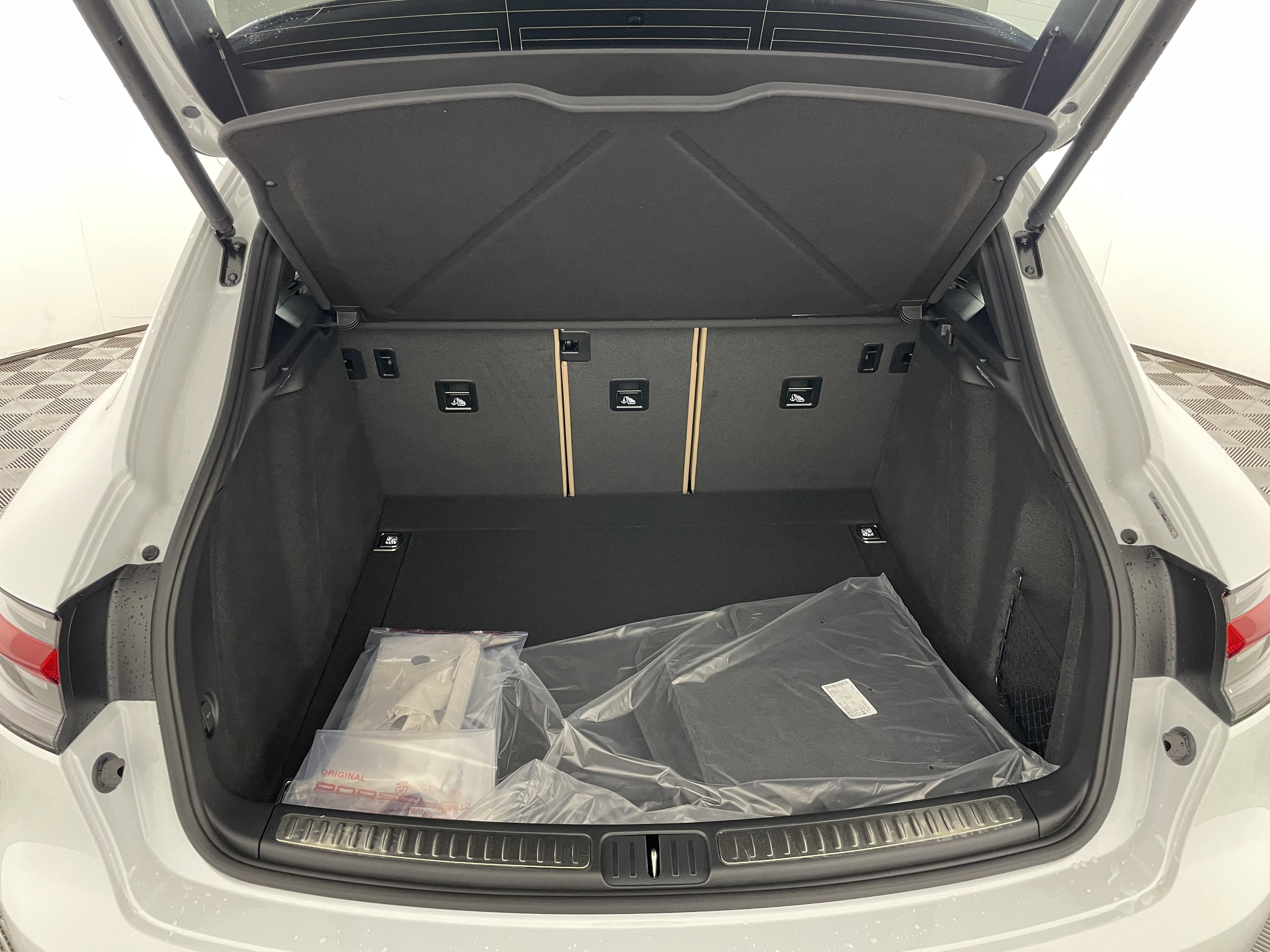 New 2026 Porsche Macan S image 21