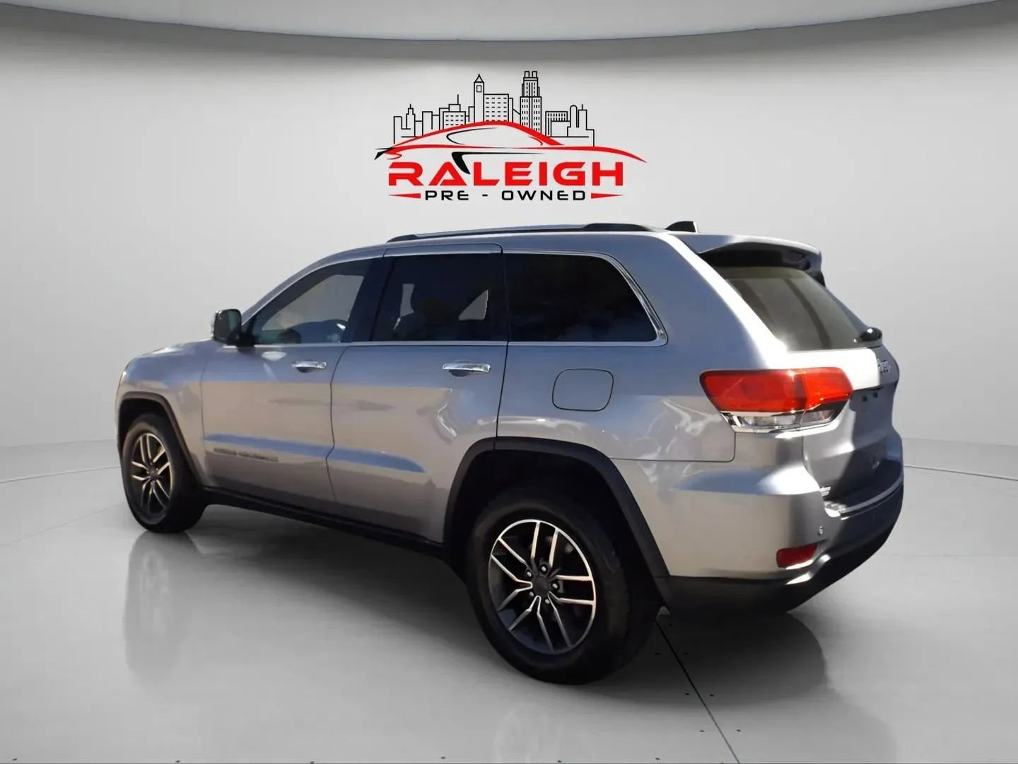 Used 2019 Jeep Grand Cherokee Limited image 7