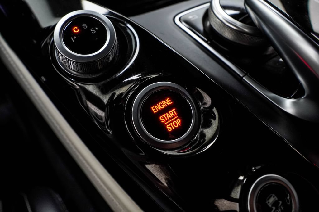 Used 2018 Mercedes-Benz AMG GT Roadster image 35