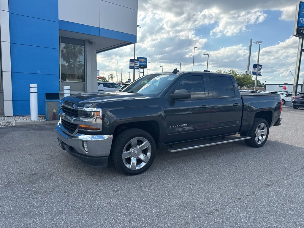 Used 2018 Chevrolet Silverado 1500 LT w/ LT Eassist Package AWD/4WD image 2