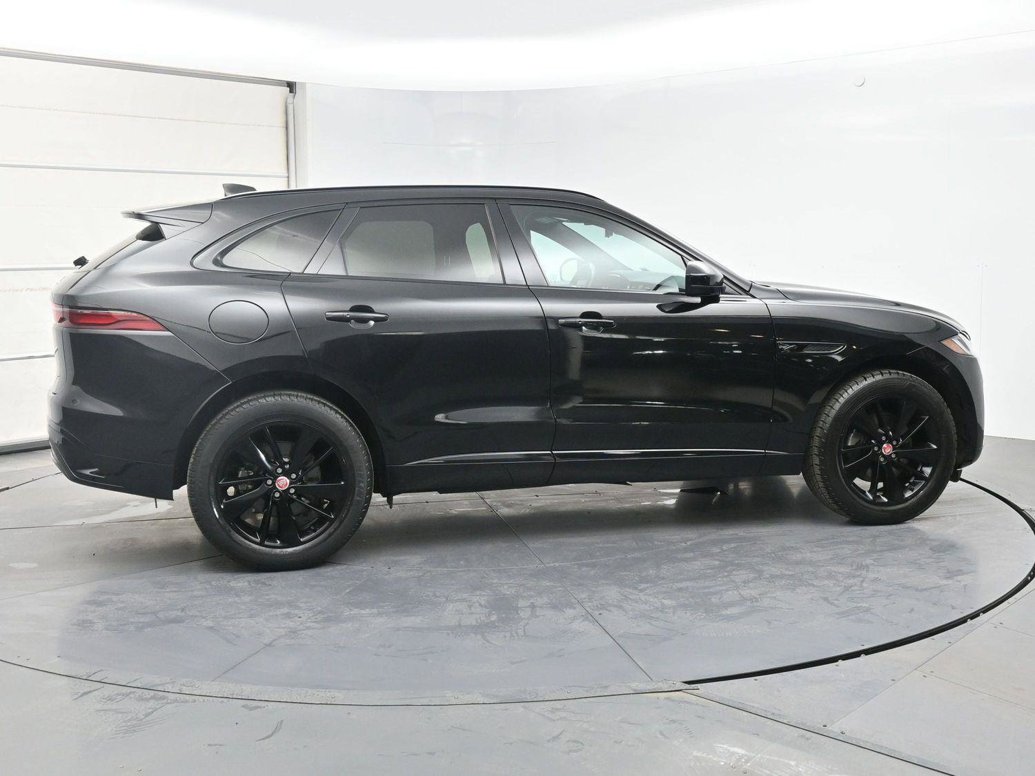 Used 2022 Jaguar F-PACE S image 25