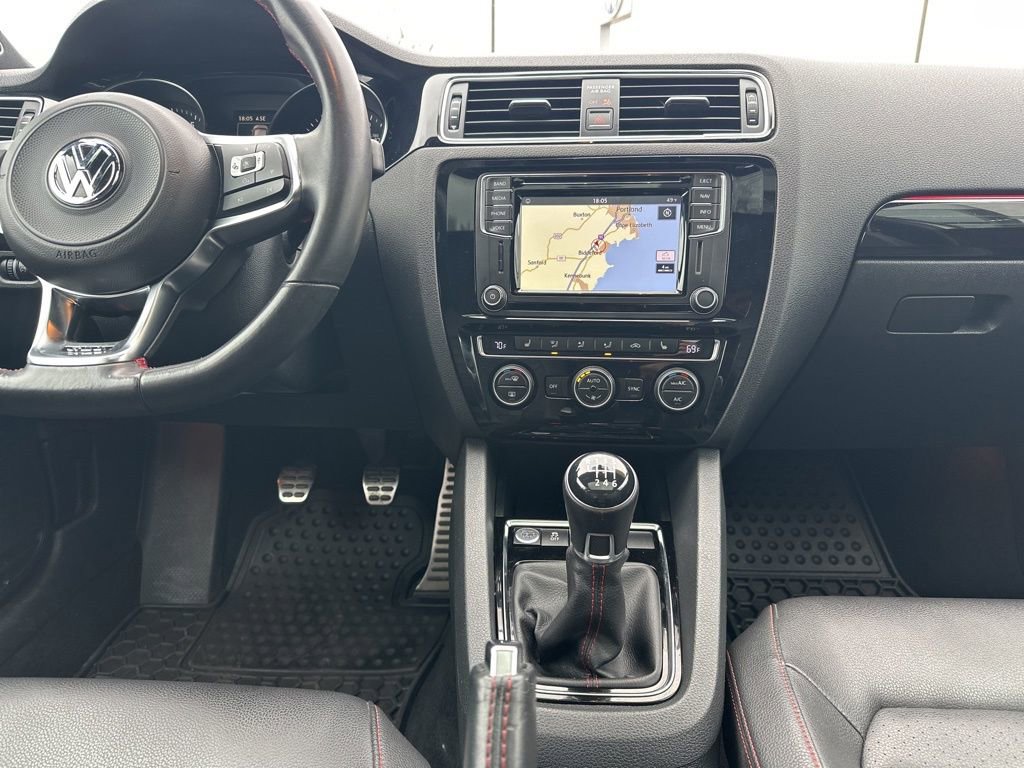 Used 2017 Volkswagen Jetta GLI FWD image 22