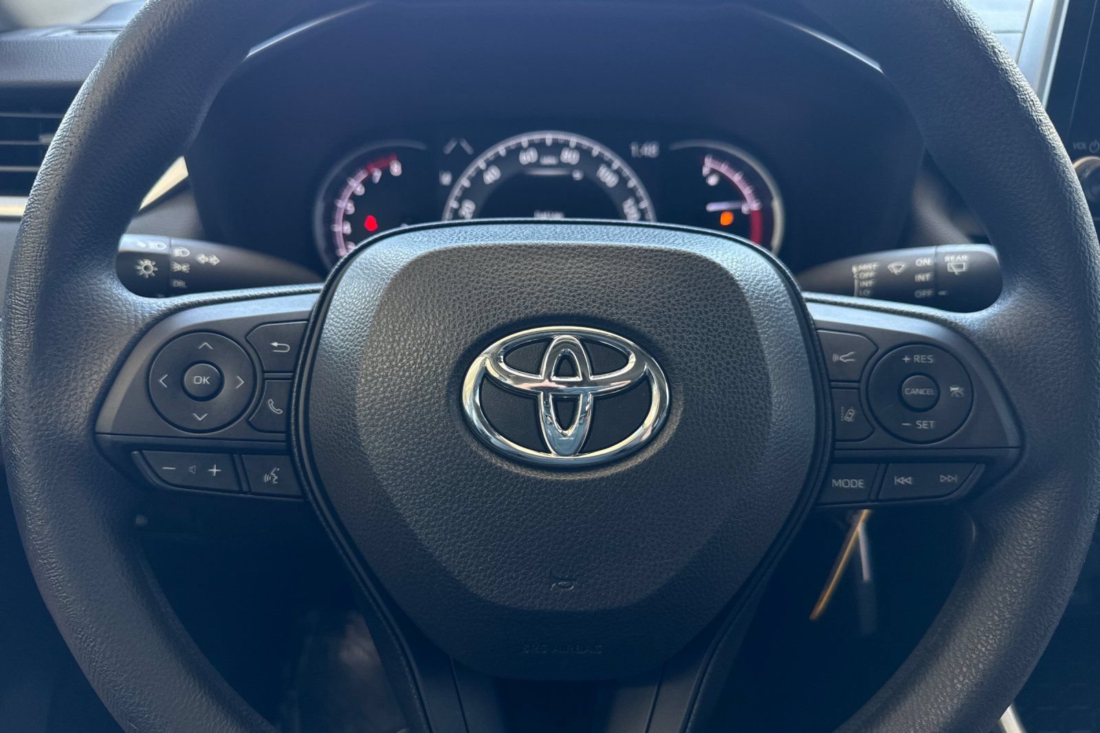 Used 2023 Toyota RAV4 LE FWD image 22