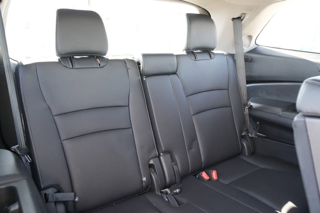 Used 2017 Honda Pilot Touring image 17