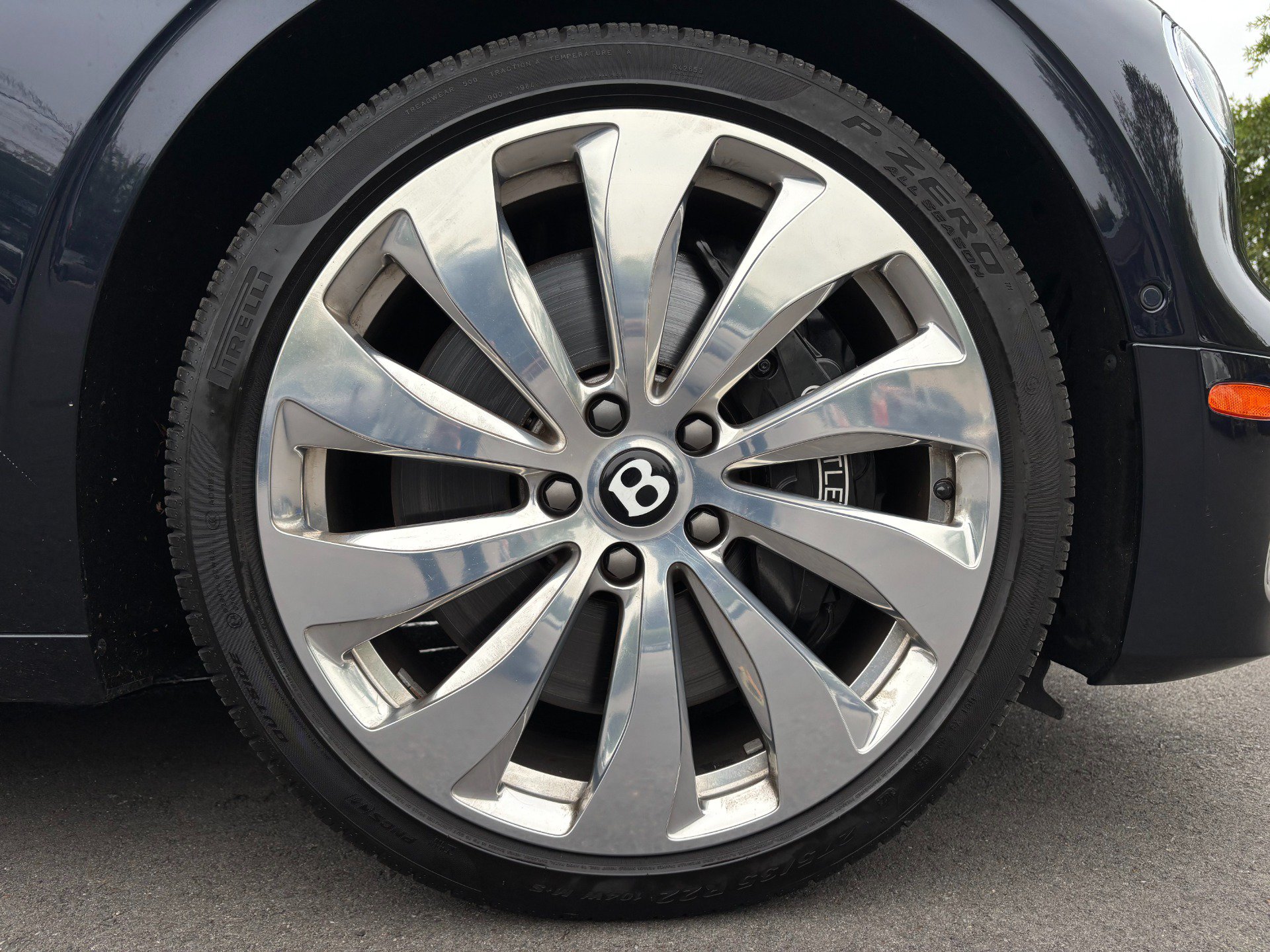 Used 2021 Bentley Flying Spur V8 AWD/4WD image 54