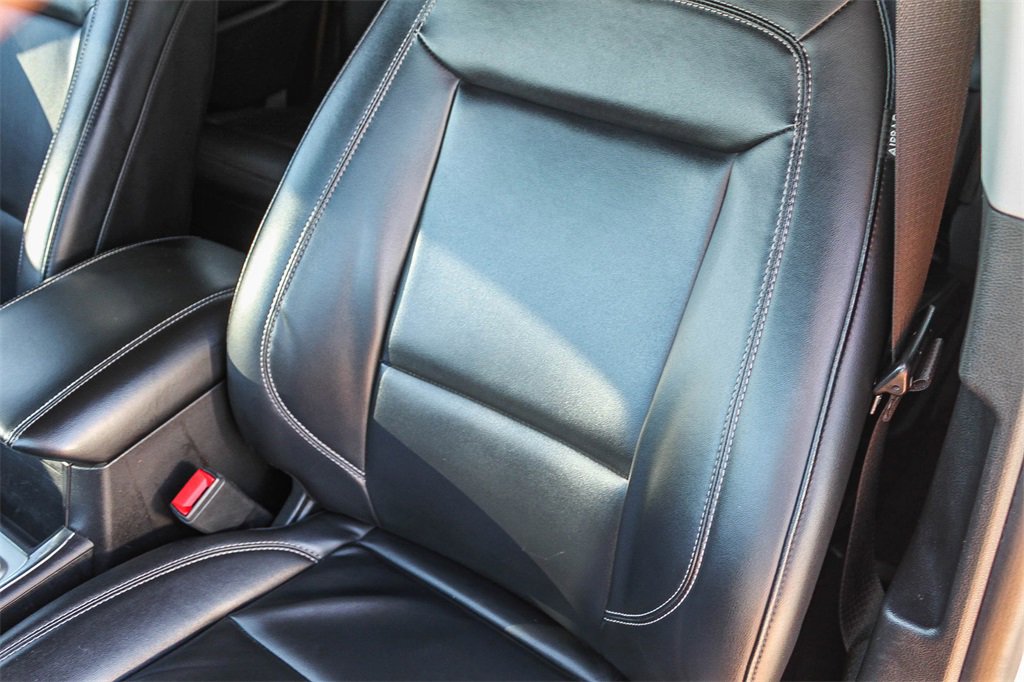 Used 2023 Ford Explorer XLT w/ Equipment Group 202A image 31