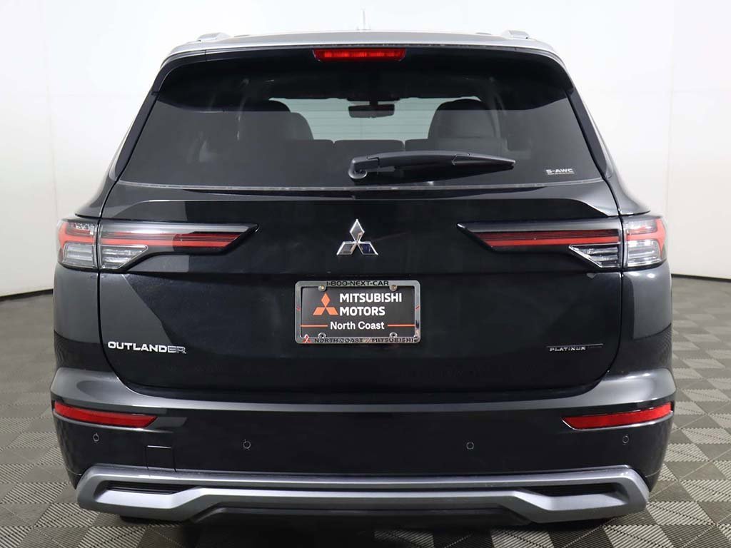 New 2025 Mitsubishi Outlander AWD image 18