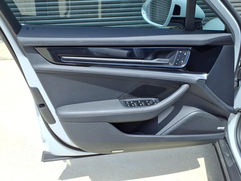 Certified 2024 Porsche Panamera RWD image 18