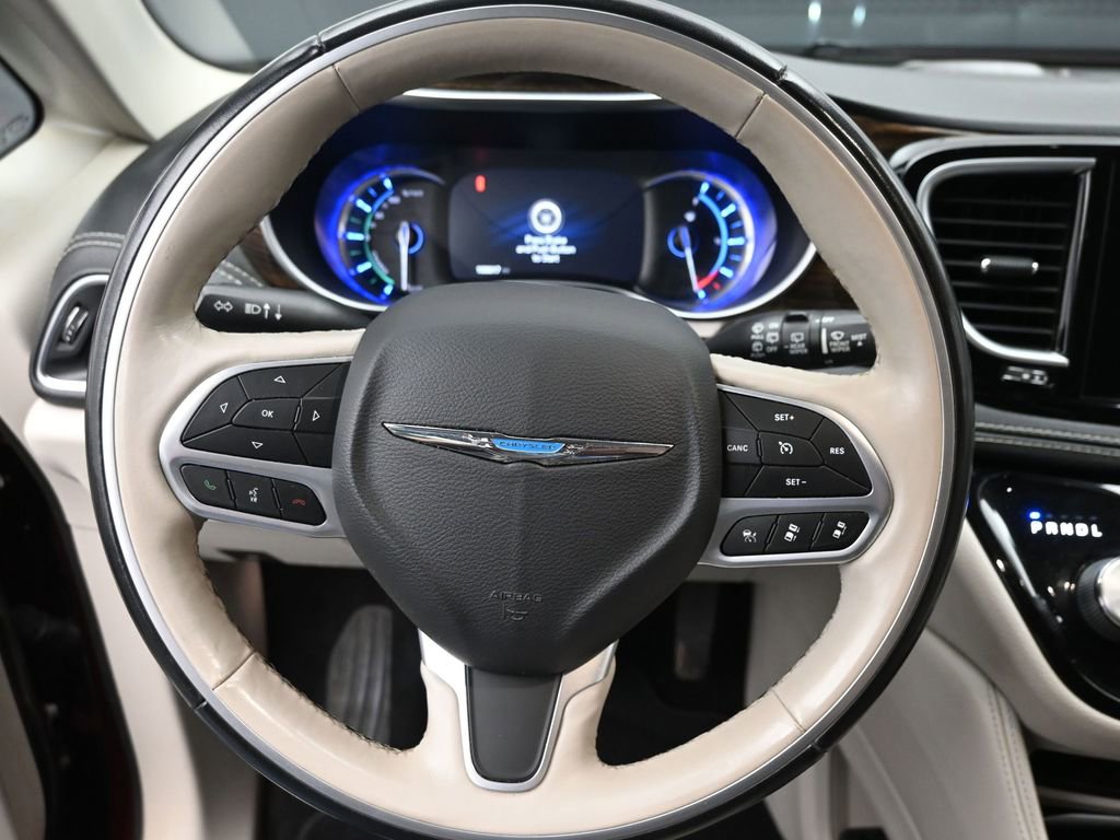 Used 2021 Chrysler Pacifica Limited w/ Premium & Safety Sphere Group image 15