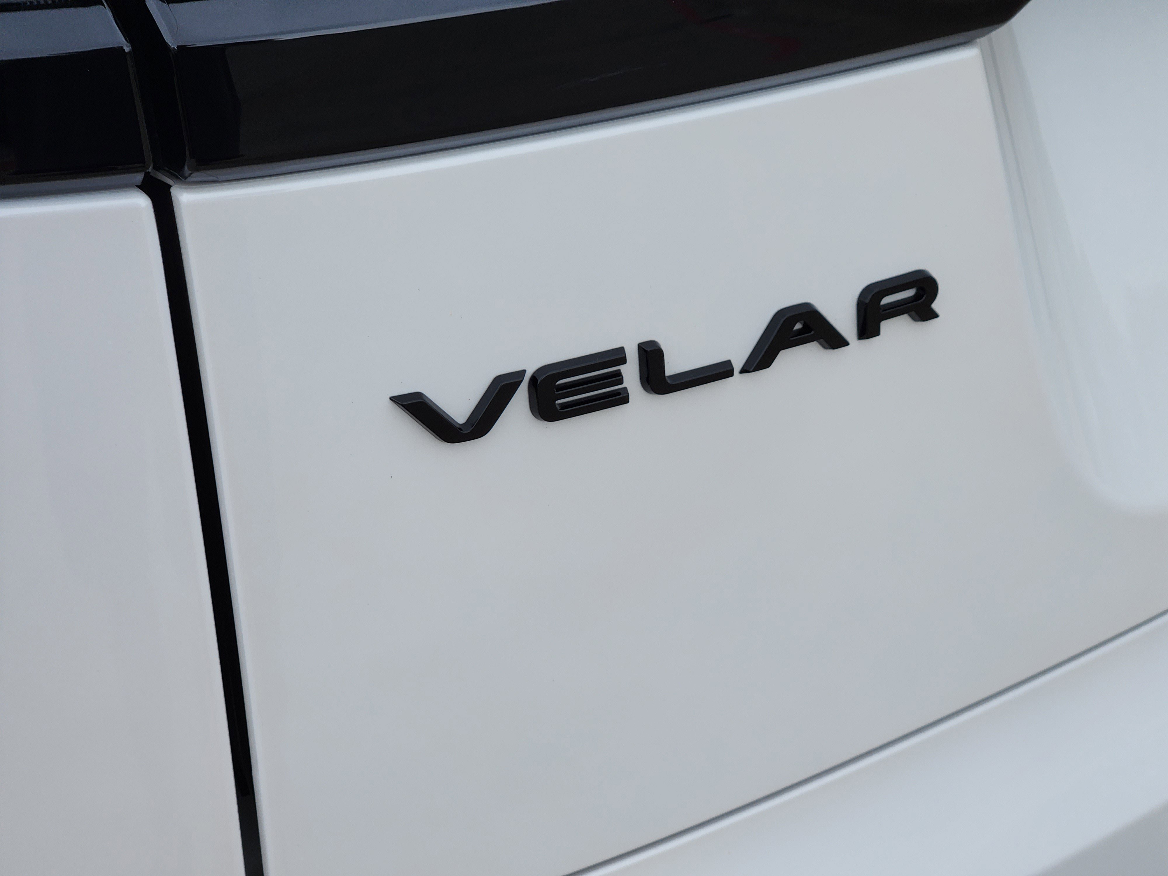 New 2026 Land Rover Range Rover Velar Dynamic SE image 12