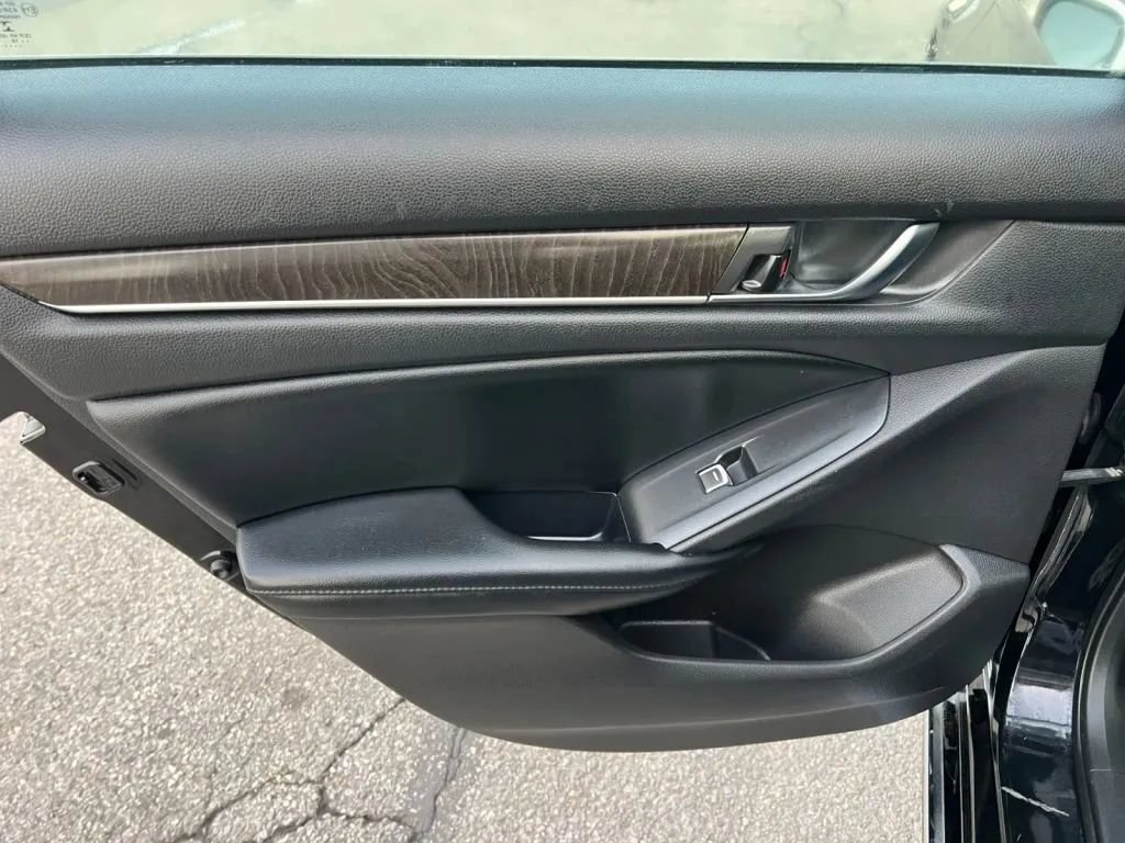Used 2018 Honda Accord EX-L image 23