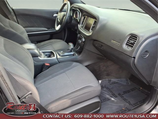 Used 2015 Dodge Charger SXT image 31