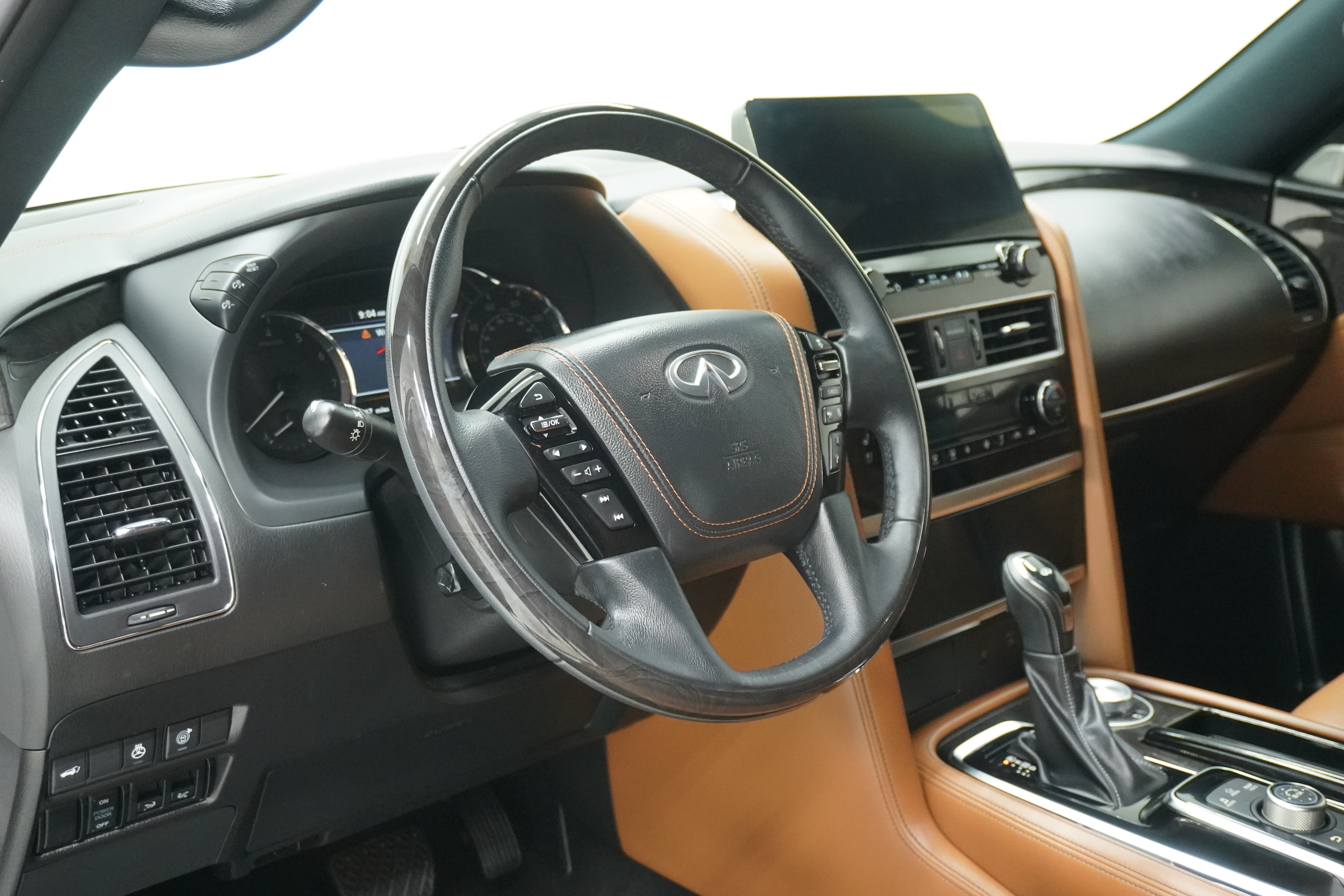Used 2023 INFINITI QX80 Sensory w/ Cargo Package AWD/4WD image 9