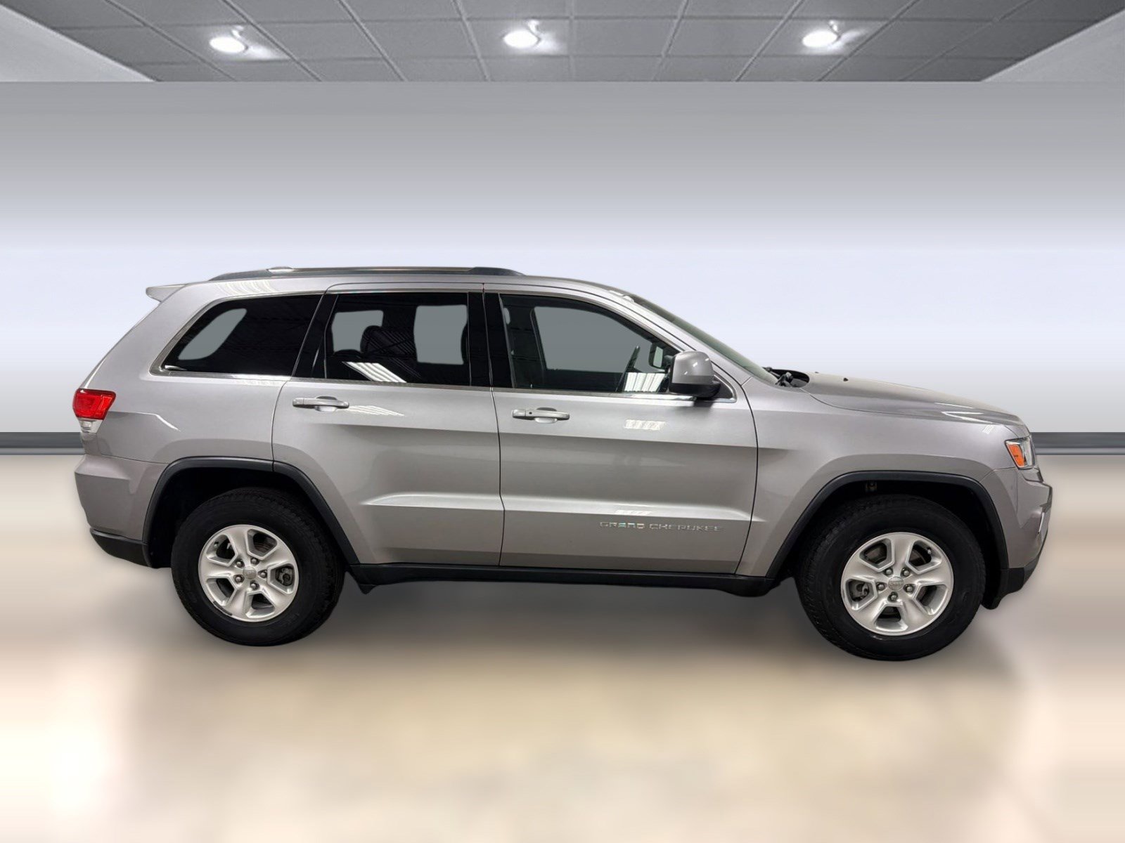 Used 2016 Jeep Grand Cherokee Laredo w/ Quick Order Package 23E RWD image 8