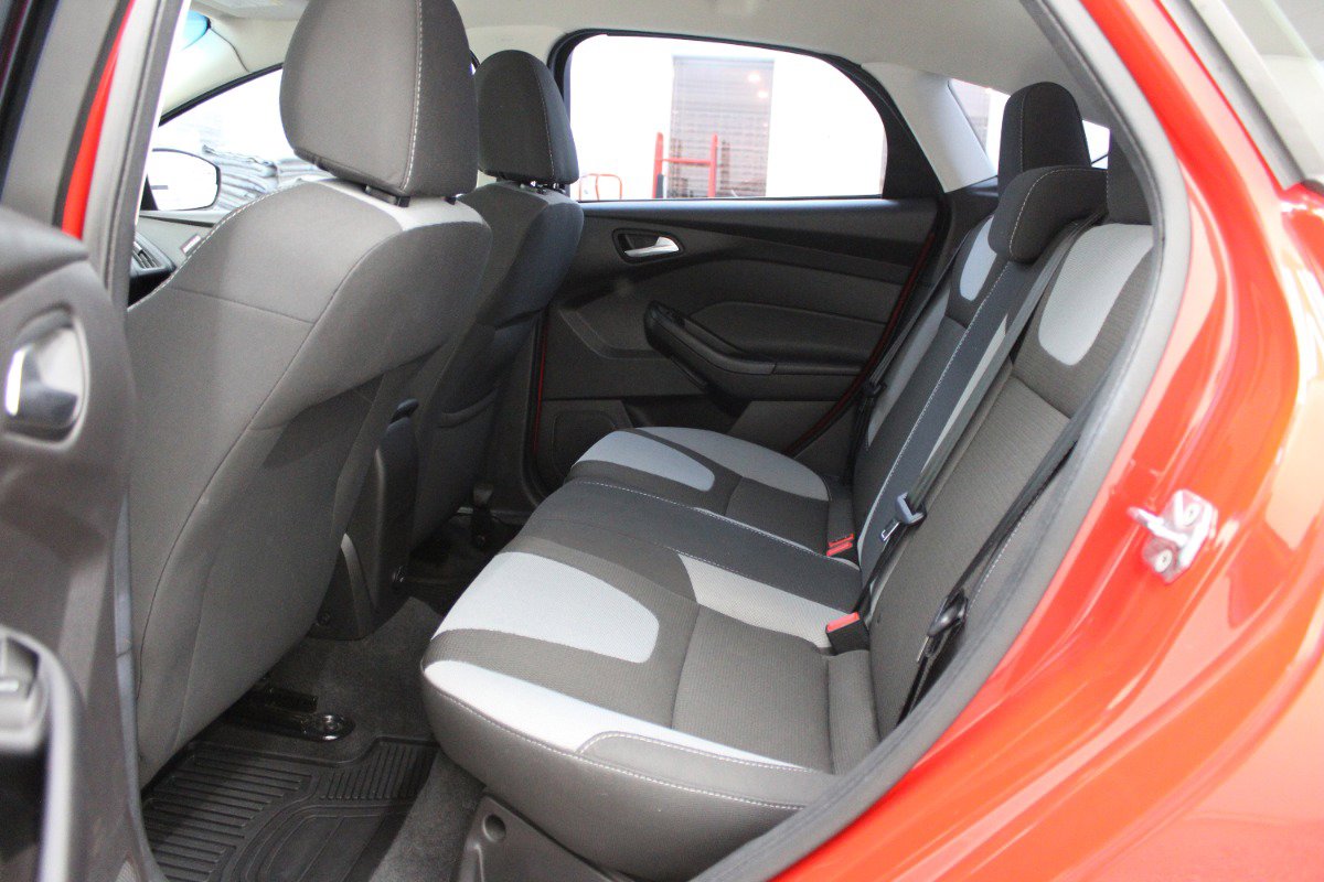 Used 2012 Ford Focus SE FWD image 8