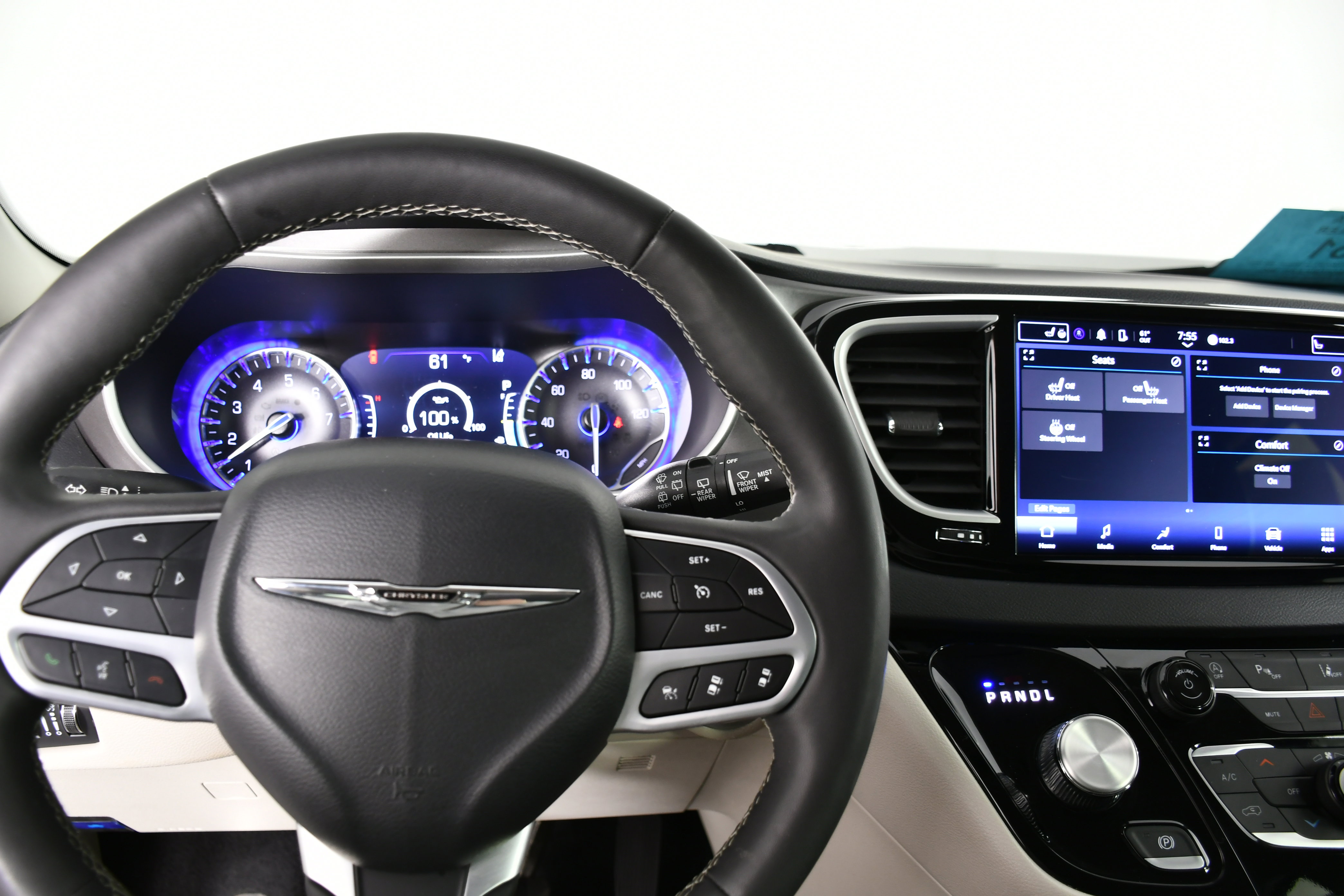Used 2024 Chrysler Pacifica Touring-L image 16