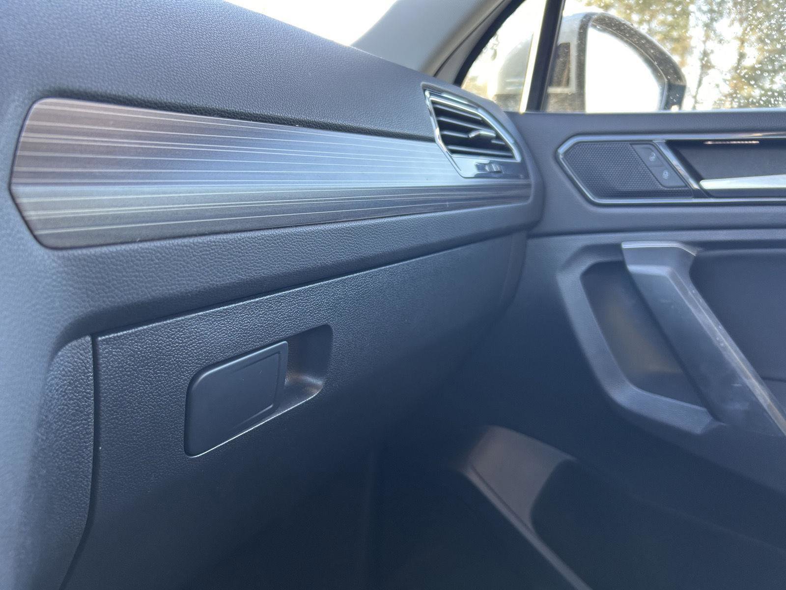 Used 2024 Volkswagen Tiguan Wolfsburg Edition image 20